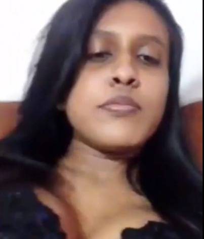 Hot nangi Sinhala SriLankan girl hairy pussy show