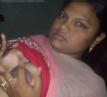 Indian cheating wife gets big boobs sucked