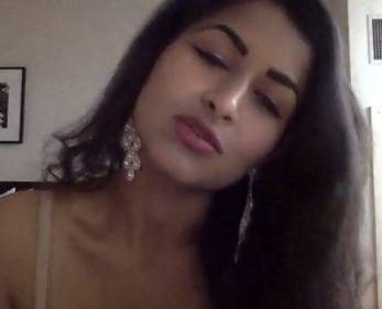 Desi NRI cam hottie Maya Rati nude tease video