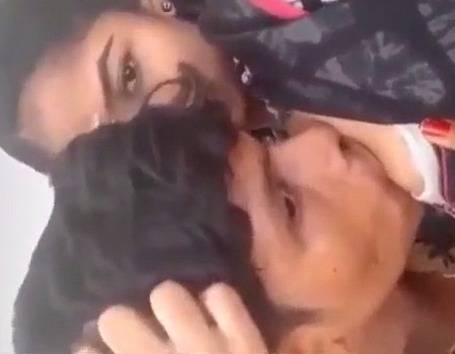 Srilanka girl boob sucking by BF