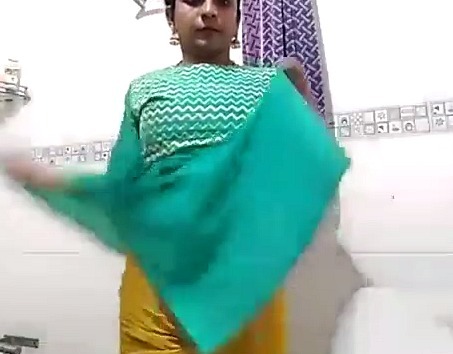 Chennai IT Tamil girl Jenifer solo