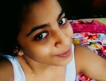 Tamil ponnu nude selfie