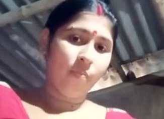 Boudi Bibastra MMS Showing Big boobs and Pussy