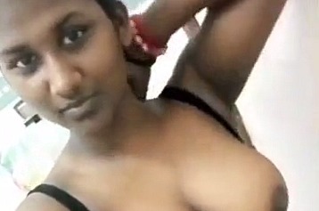 Chennai college girl Boobs StayAtHome