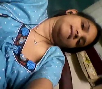 Desi Bank Employee nude selfie scandal – 3