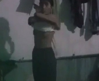 Desi maid bathing spycam video
