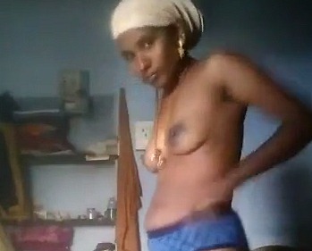 Salem hot Tamil aunty showing nude