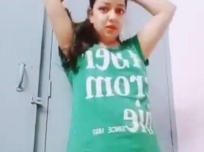 Chandigarh aunty – Selfie nude video