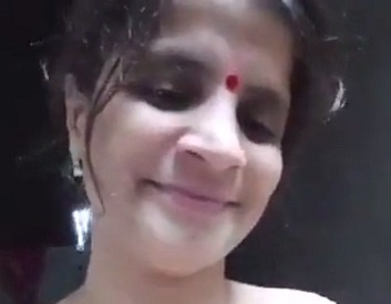 Big ass desi aunty showing nude - Desi lady MMS 27 Big ass desi aunty showing nude – Desi lady MMS