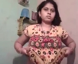 Indian strip bath MMS video selfie