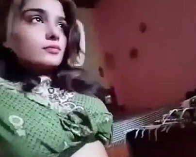 Pakistani hottie nude solo show - Paki nude clips 23 Pakistani hottie nude solo show – Paki nude clips