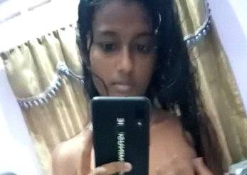 Teenage Tamil girl naked selfie in her bedroom for BF