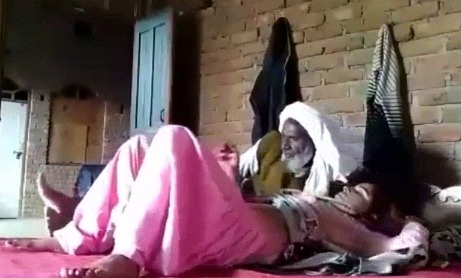 Desipapa sex – Baba fucking a beautiful chubby village aunty