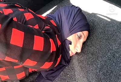 Pakistani wife gets fuck by her kinky lover outdoor