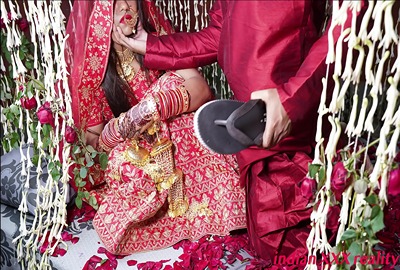 Indian couple’s rough suhagrat sex video