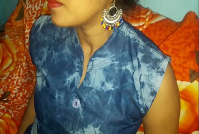 18 yr old Indian girl’s sex video MMS with her friend