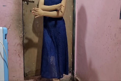 Horny GF comes to her BF’s room to fuck him