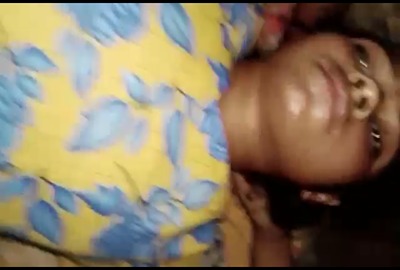 Horny Jija penetrates his sali’s pussy in Bangla porn
