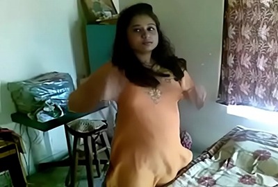 The guy licks his chubby GF’s wet cunt in bf video