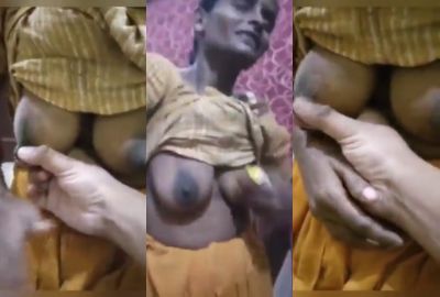 Owner squeezes his maid's boobs in desi mms 25 Owner squeezes his maid’s boobs in desi mms