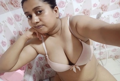 Bangla chuda chudi of a pervert and his chubby stepmom