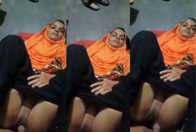 Nude, hijabi lady enjoys Pakistani sex with her client